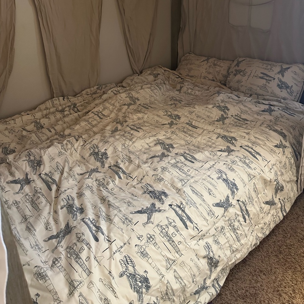 Restoration hardware duvet cover and two pillowcases